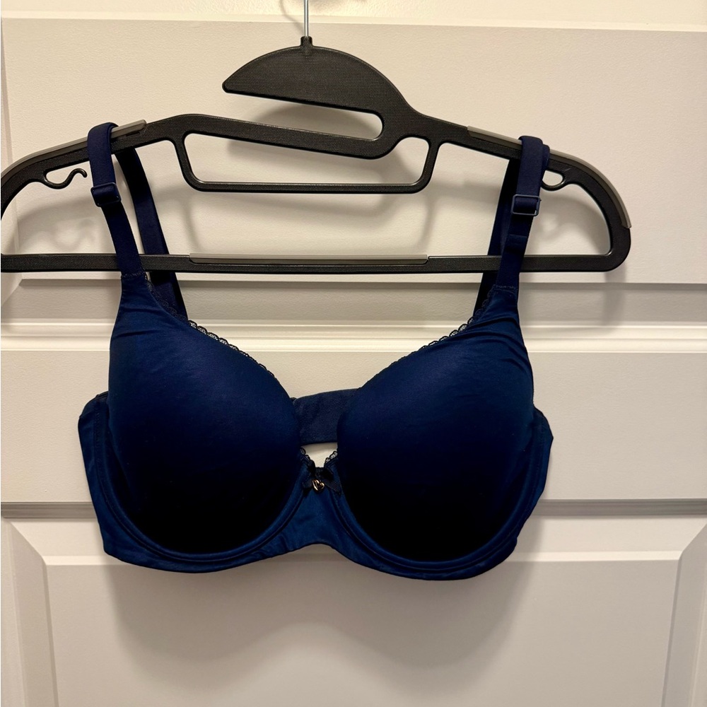 4/$20 Victoria's Secret Navy Blue Bra